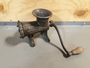 lot 130 image: Enterprise No. 12 Tinned Meat Grinder