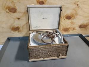 lot 137 image: Vintage Trav-Ler Portable Record Player Model 7083