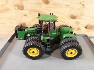 lot 146 image: John Deere RC Tractor - Missing Hood, Battery and Controller