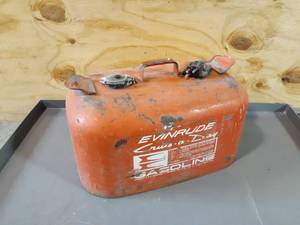 lot 148 image: Evinrude Steel Boat Fuel Can