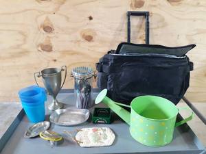 lot 168 image: Rolling Cooler, Home Dcor and More