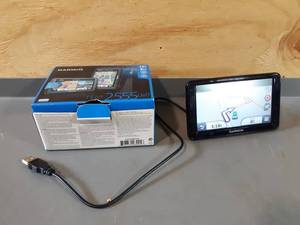 lot 170 image: Garmin nuvi2555 GPS - Tested and Powers on