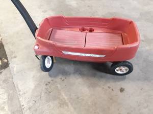 lot 172 image: Plastic Radio Flyer Wagon