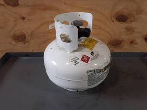 lot 178 image: Manchester 11# Propane Tank - Partial