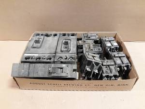 lot 194 image: Lot of Assorted Circuit Breakers
