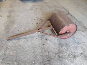 lot 106 image: Lawn Roller 24 Wide x 18 Diameter
