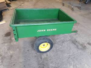 lot 104 image: Vintage John Deere Model 80 Dump Cart - BRASS TAG - Rare