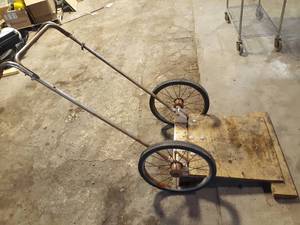 lot 211 image: 2 Wheel Garden Cart