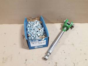 lot 120-08 image: Bin of John Deere 58-11 Flange Nuts and Cylinder Rod