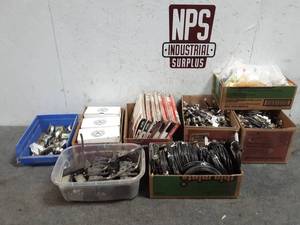 lot 120-20 image: Lot of Electrical Parts