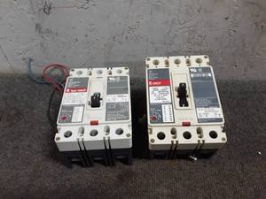 lot 120-29 image: (2) Westinghouse HCMP 7A Breakers