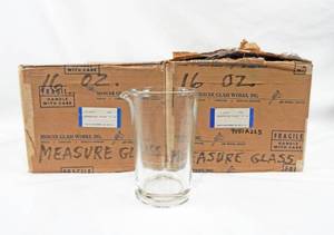 lot 4 image: Lot of 12 Mercer Glass Works 16oz Measuring Glasses