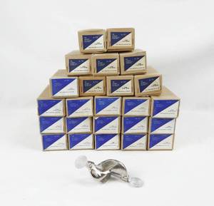 lot 230 image: Lot of 24 Nickel Plated Heavy Duty Jumbo Clamp Holders