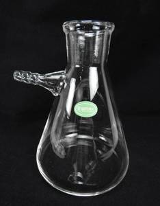 lot 381 image: Lot of 4 Kavalier Glass Works Simax 500 ML Filtering Flasks