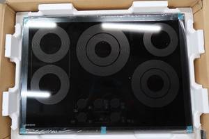 lot 201 image: Samsung 30 in. Radiant Electric Cooktop in Fingerprint Resistant Black Stainless with 5 Elements, Rapid Boil and Wi-Fi