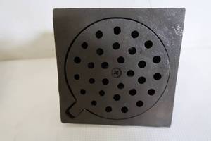 lot 252 image: 6 in. x 6 in. x 2 in. No Hub Cast Iron Bell Trap with Hinged Lid