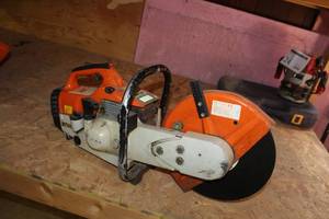 lot 21 image: Stihl Cut-Off Machine Gas Powered TS 400