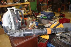 lot 17 image: Stihl Backpack Blower Gas Powered BR 700