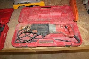lot 30 image: Milwaukee Sawzall with Case