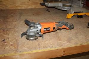 lot 25 image: Ridgid Cut-Off 7 R10202