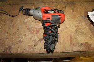 lot 43 image: Black & Decker Drill 12 DR550
