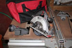 lot 35 image: Lot of (2) Porter-Cable 18V Cordless Power Tools - Circular Saw PSL186CS, Flashlight PCL180FL, Case