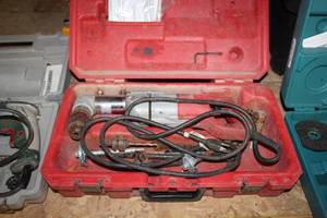 lot 51 image: Milwaukee Heavy Duty Drill D-Handle 12 with Case