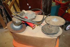 lot 64 image: Milwaukee Heavy Duty SanderGrinder 9 with Replacement Grinder Discs 5065