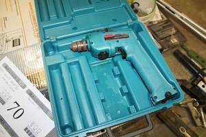 lot 69 image: Makita 9.6V Cordless Driver Drill with Case 6012HD