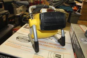 lot 68 image: Stanley Ceramic Air Heater 675900