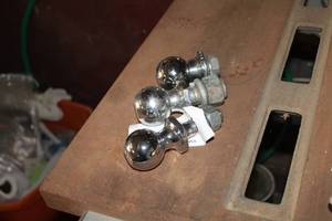 lot 104 image: Lot of (3) Trailer Ball Hitches