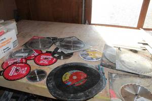 lot 108 image: Lot of (25) Grinder Discs, Cut-Off Discs