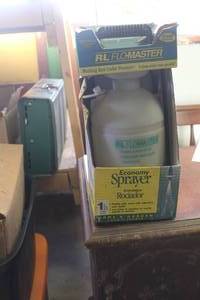 lot 130 image: RL Flowmaster Economy Pump Sprayer 1 Gallon (new in box)