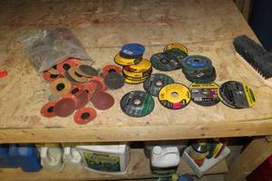 lot 99 image: Lot of Grinder Discs, Cut-Off Discs, Sanding Discs