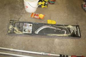 lot 97 image: Husky Aluminum Ladder Stabilizer, Tuf-Cover Professional Ladder Top Wall Protectors (x2) (in package)