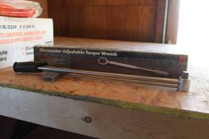 lot 116 image: Lot of (2) Torque Wrenches - Olympia 150 ft.lb. Micrometer Adjustable Torque Wrench (new in box), JM 150 ft.lb. Torque Wrench JM-1007