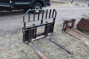 lot 158 image: Fork Attachment 40
