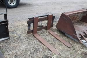 lot 157 image: Fork Attachment 36
