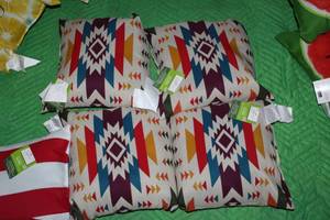 lot 150 image: Lot of (4) Mainstays IndoorOutdoor Toss Pillows Southwestern 16Wx16H