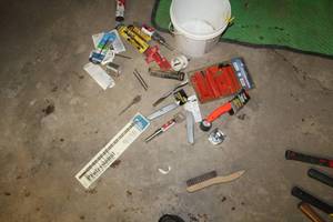 lot 168 image: Lot of Hand Tools - Knives, Drill Bits, Brushes, Misc. Hand Tools (in bucket)