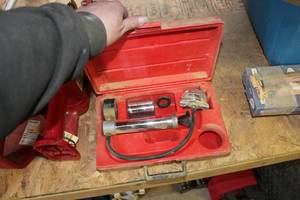 lot 221 image: Snap-On Cooling System Tester with Case