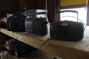lot 224 image: Lot of (3) Portable Stereo - aiwa CD Stereo Cassette Recorder CSD-EX11OU, GE Radio Cassette, BayGen Wind-Up Radio