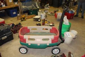 lot 208 image: Little Tikes Plastic Wagon with Side Rails 40Lx22Wx20H