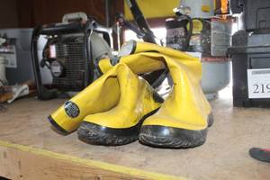 lot 225 image: Lot of (One Pair) Cordova Work Boots Rubber Work Boots 13
