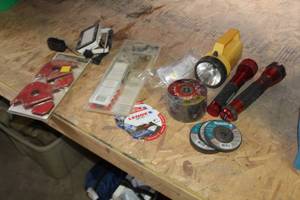 lot 193 image: Hand Tools - Welding Magnet Set 4-piece, Rivet Tool, Flashlights, Grinding Wheels, Misc. Hand Tools