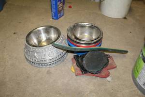 lot 255 image: Pet Accessories - Dog Bowls (x8), Pet Grooming Tools