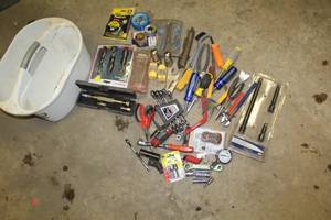lot 262 image: Plastic Tool Caddy, Hand Tools - Chisels, Screwdrivers, Pliers, Wrenches, Sockets and Extensions, Utility Knives, Stubby Ratchet Set, Misc. Hand Tools