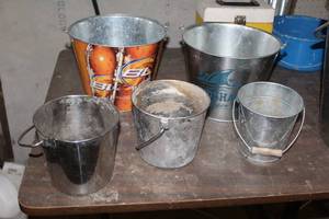 lot 400 image: Lot of (5) Metal Pails