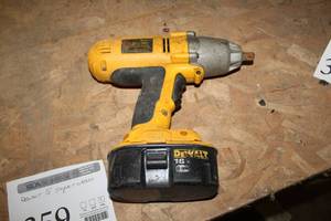 lot 359 image: DeWalt 18V Cordless Heavy Duty Impact Wrench 12 with Battery DW059