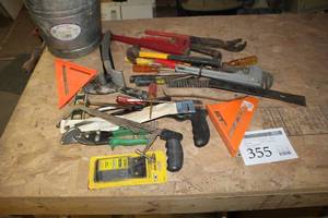 lot 355 image: Lot of Hand Tools - Hammer, Pipe Wrenches, Hack Saws, Speed Square, Snips, Scraper, Screwdrivers, Misc. Hand Tools (in bucket)